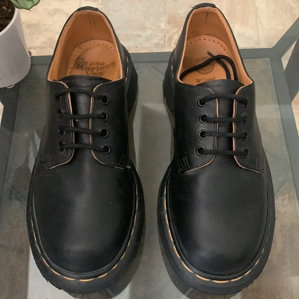 RARE✨DR. MARTENS Smooth Leather Oxfords.- Size 6UK MENS / 7US MENS / 8.5 US WMS